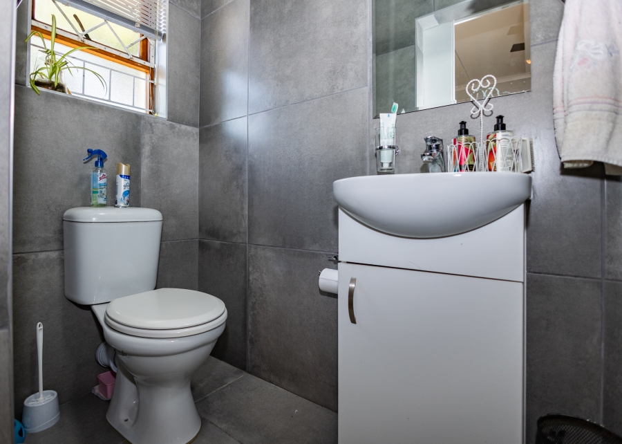 3 Bedroom Property for Sale in Somerset Park Western Cape